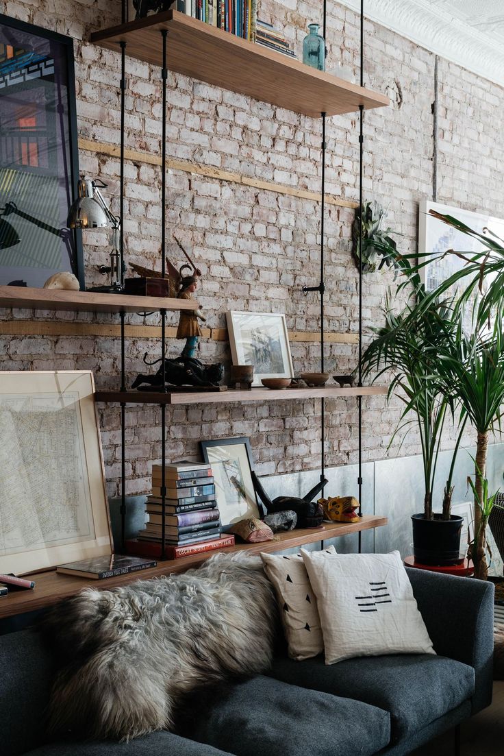 GET THE PERFECT INSPIRATION SETTINGS FOR AN INDUSTRIAL LOUNGE ROOM