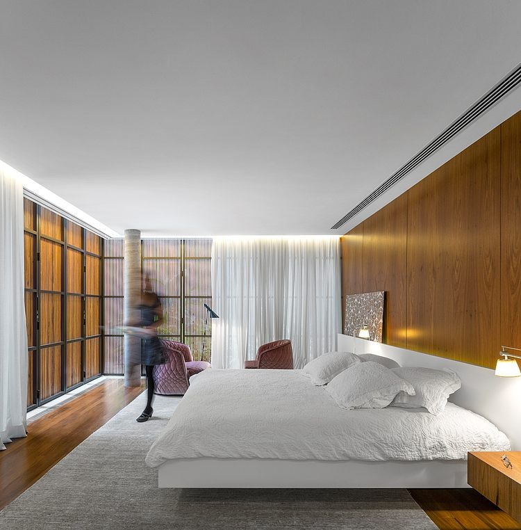 Contemporary-Style Meets Midcentury Elegance Inside this cozy home in Brazil
