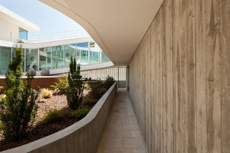 A Spiralling walkway design at a Portuguese family home
