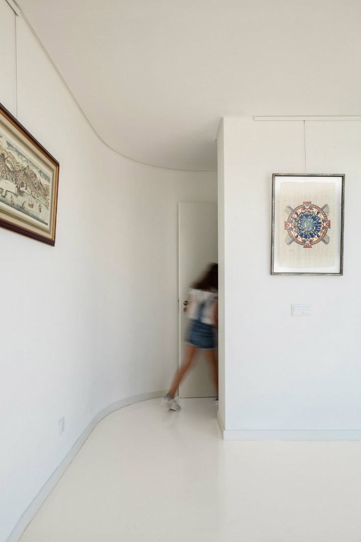 A Spiralling walkway design at a Portuguese family home