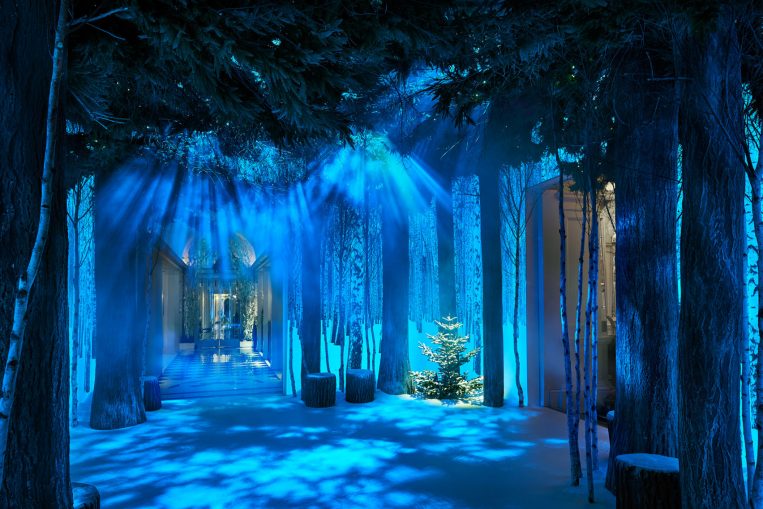 Claridge's hotel promise a "magical experience" this Christmas!