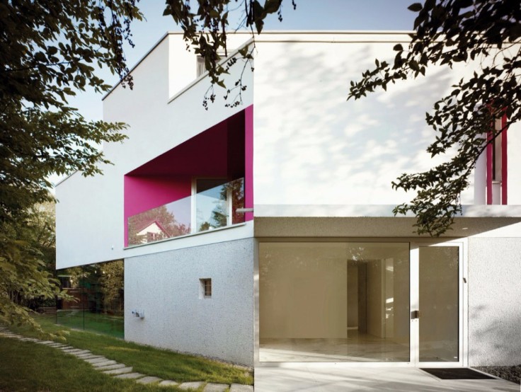 Find out the true meaning of “less is more” in this minimalist house!