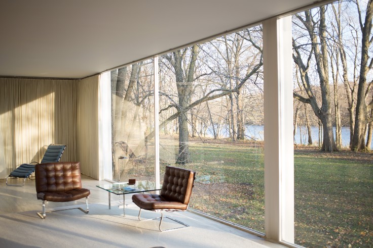 Take a Look Inside the Renowned FarnsworthHouse by Mies van der Rohe