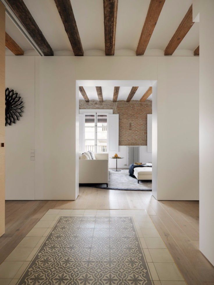 Modern Home with Astonishing Lighting Designs in Gothic Barcelona