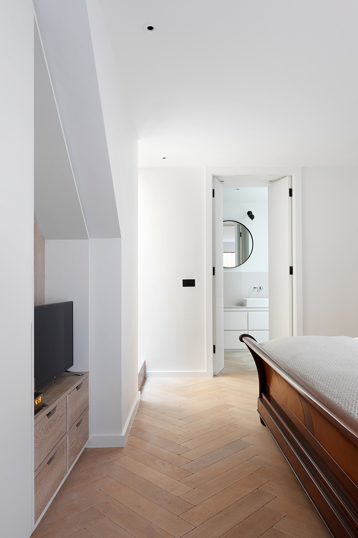 A beautiful contemporary house by De Rosee Sa in London