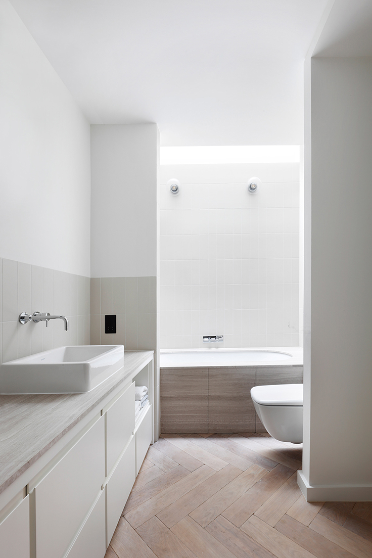 A beautiful contemporary home by De Rosee Sa in London