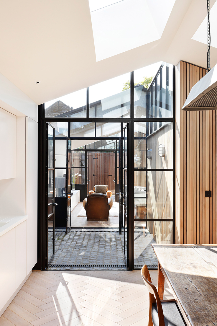 A beautiful contemporary house by De Rosee Sa in London