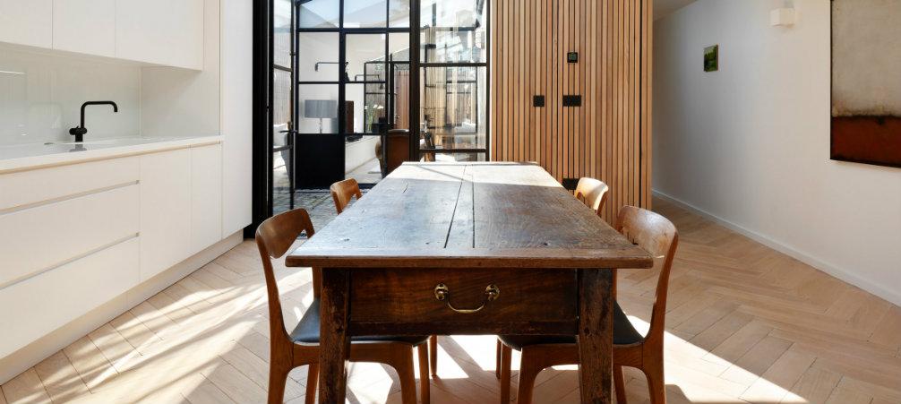 A beautiful contemporary house by De Rosee Sa in London