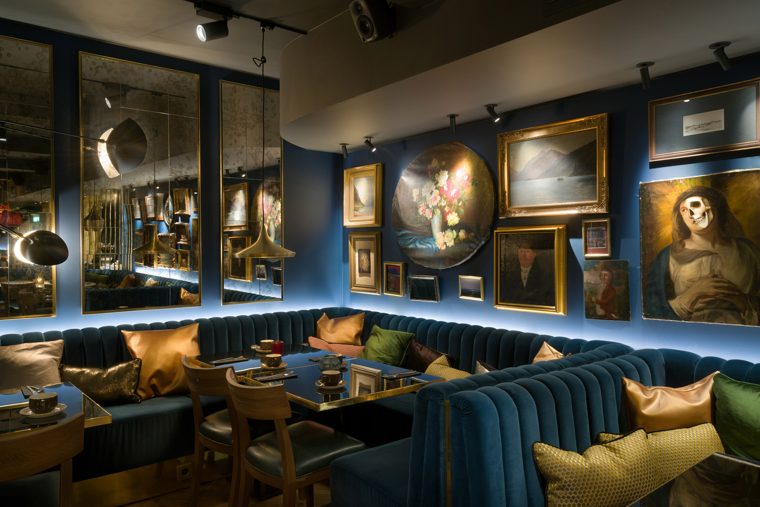 Mid-Century Modern Restaurant in Oslo Rocks the Best Lighting Designs