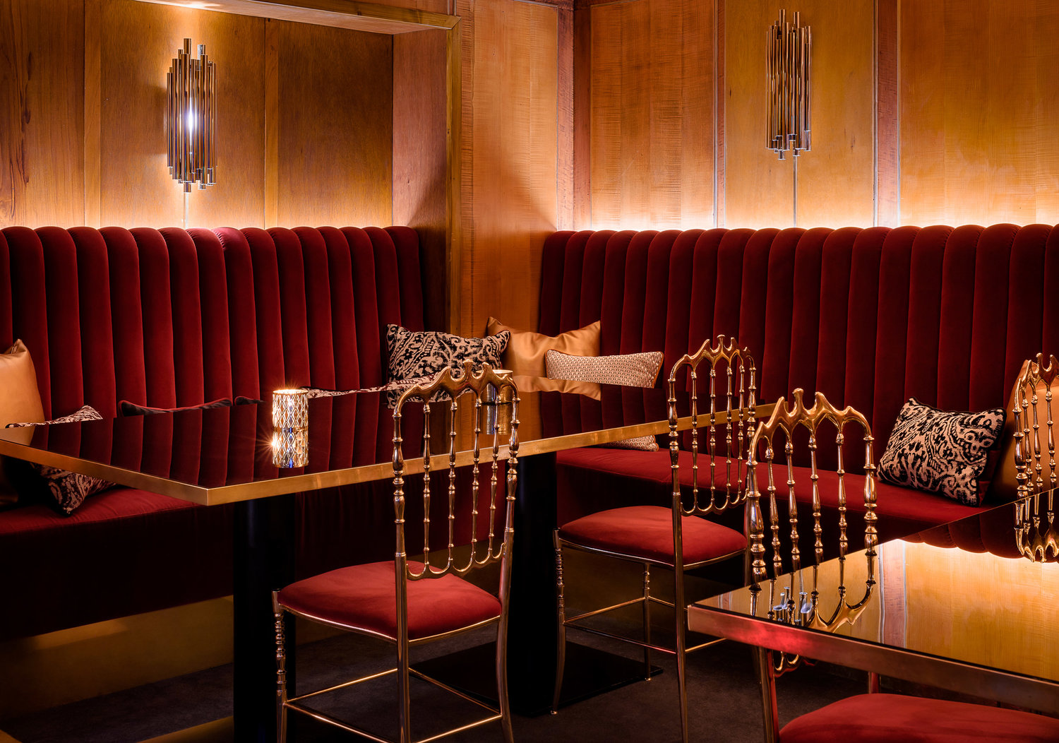 Mid-Century Modern Restaurant in Oslo Rocks the Best Lighting Designs