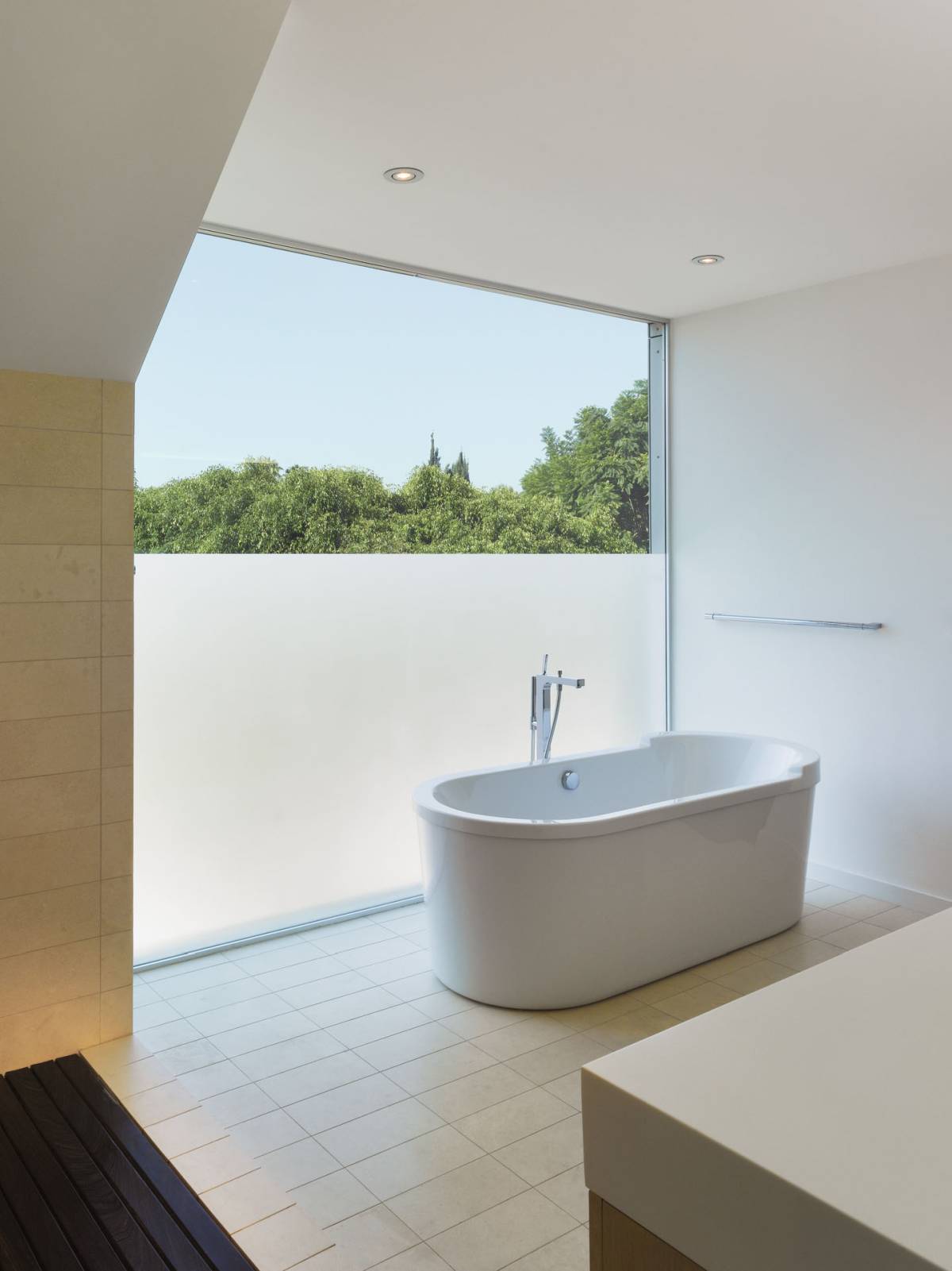 Room of the Week- Minimalist Living Room in Hollywood Hills