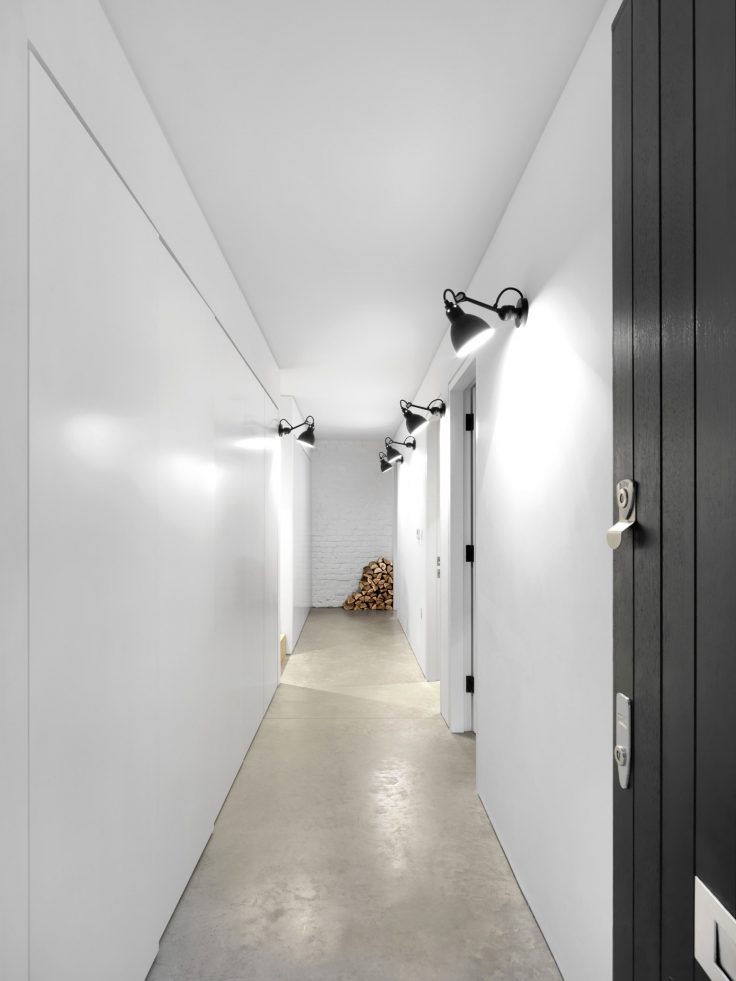 Take a look at this mews house with monochrome interiors!