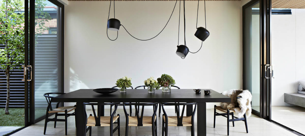 Open Plan Contemporary House with Modern Lamps and Dreamy Outdoor