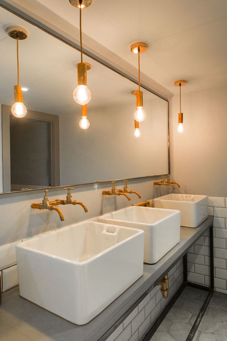AN INTIMATE RESTAURANT BY KINNERSLEY KENT DESIGN