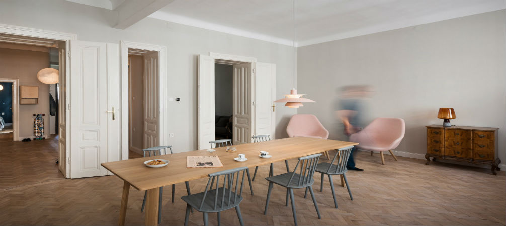 How to join work and leisure in the same place in this Austrian apartment!