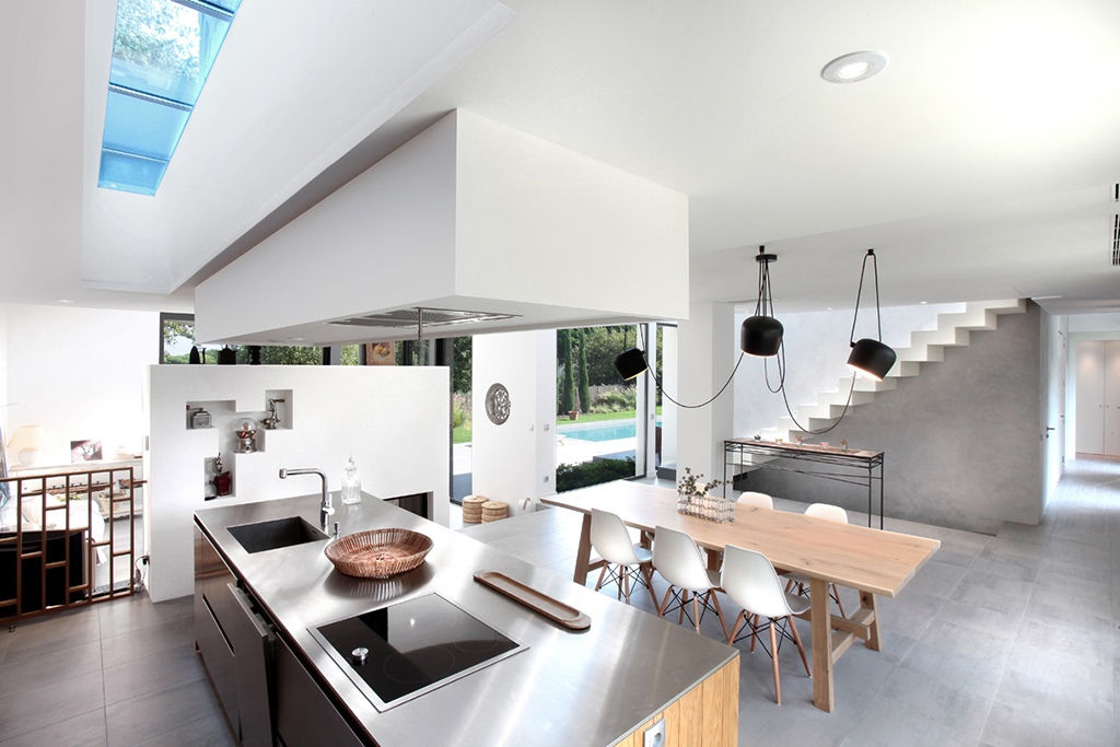 St Tropez Holidays- We Know the Right Villa for You to Buy!