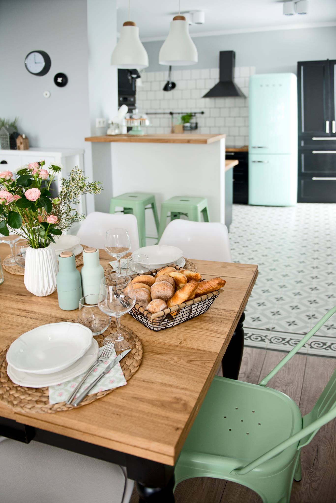 What's Hot on Pinterest- Vintage Decor Ideas to Inspire You!
