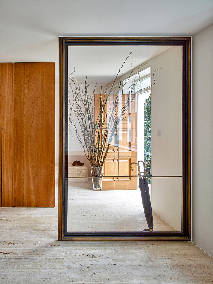 GET TO KNOW THIS AMAZING LONDON HOUSE!
