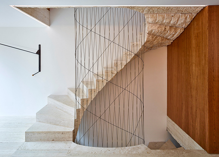 GET TO KNOW THIS AMAZING LONDON HOUSE!