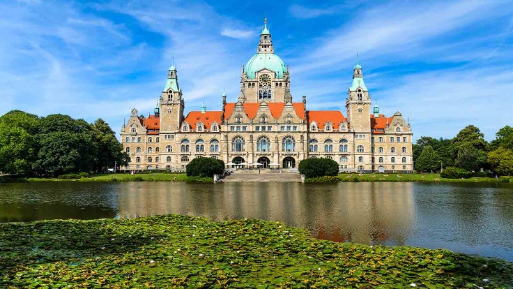 Visit Hannover without leaving your room!