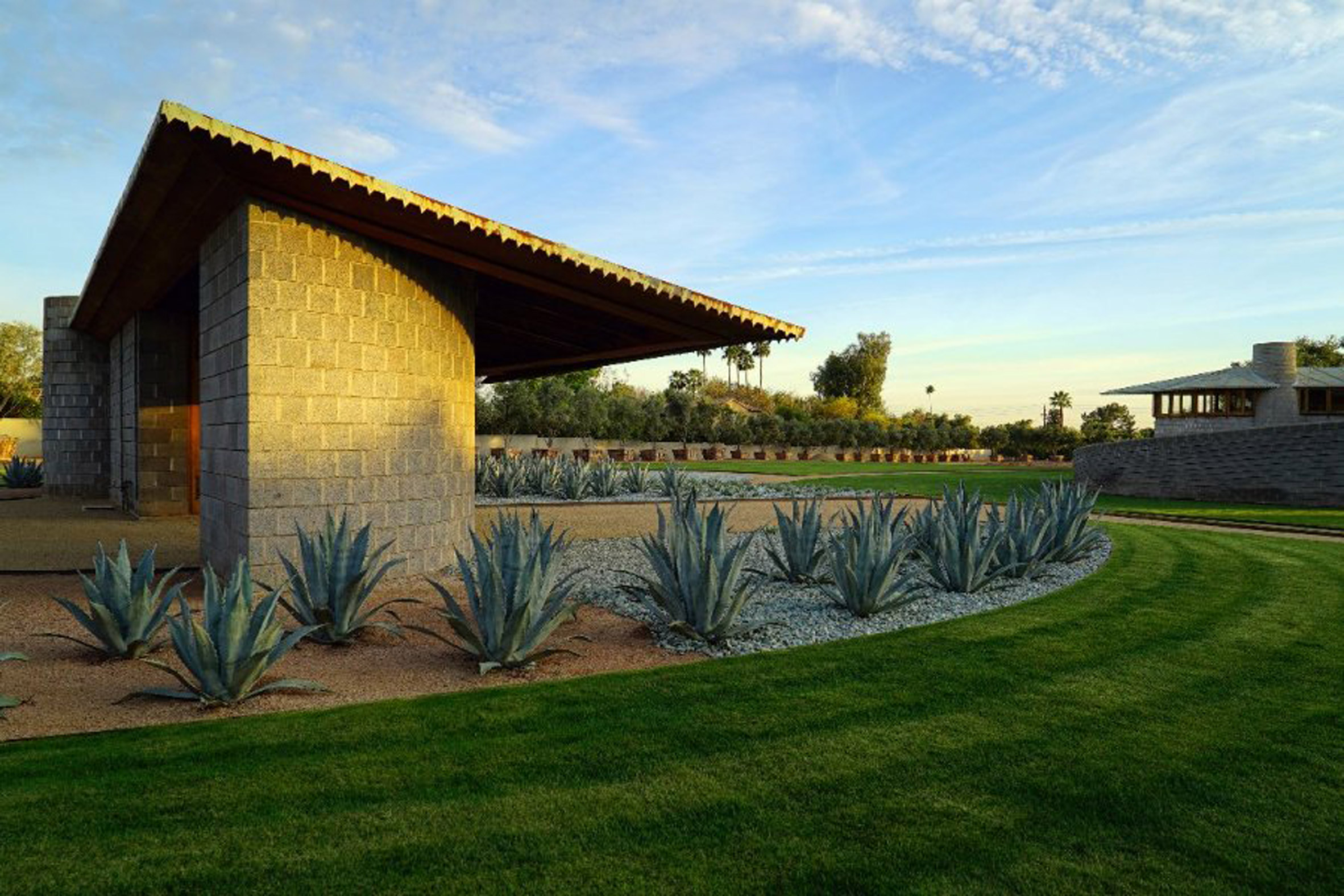 Frank Lloyd Wright House Donated to Taliesin Architecture School 1