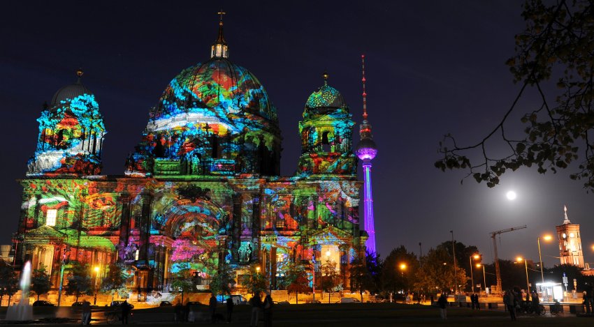 Festival of Lights 2017: Let's Light Up the World with Berlin