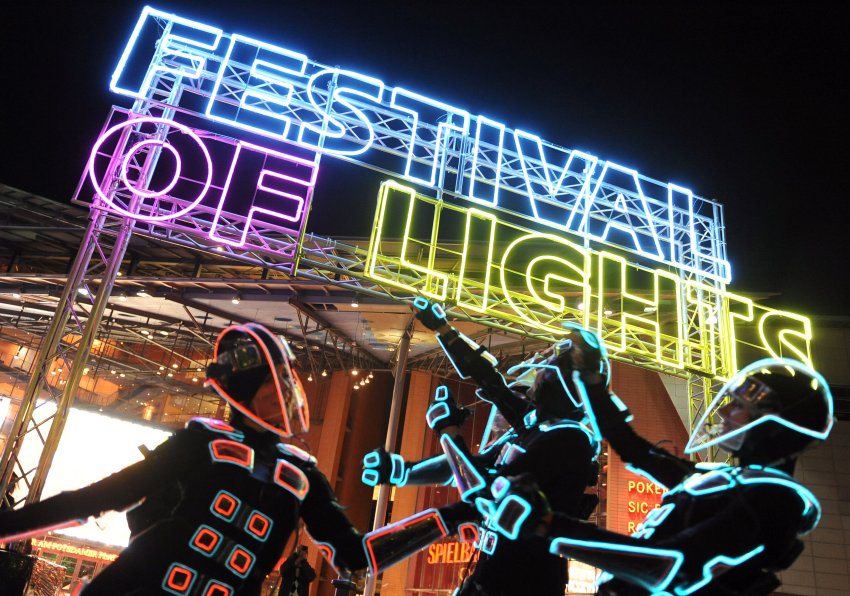Festival of Lights 2017: Let's Light Up the World with Berlin