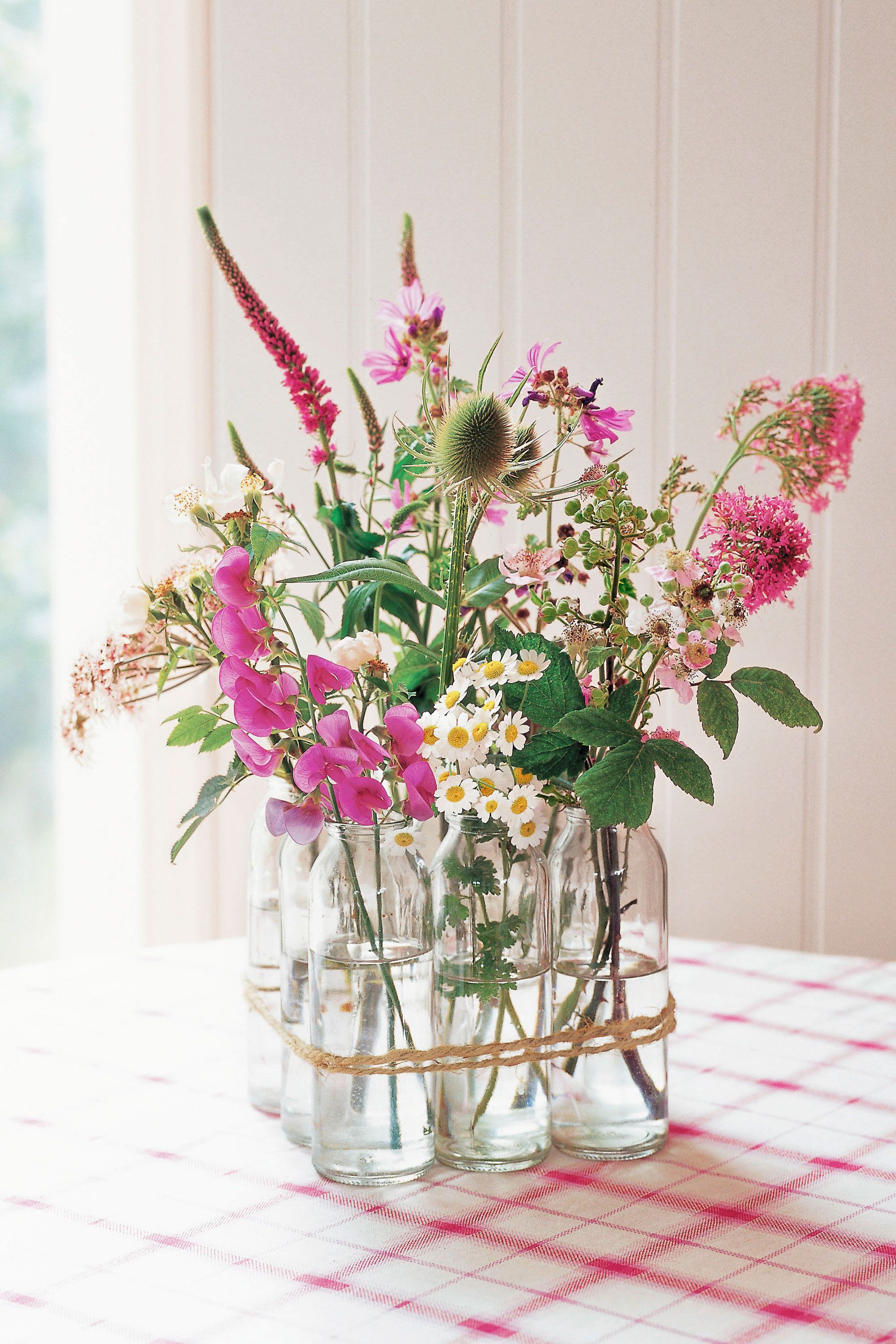 Have the Best Sunday Celebration with These Easter Decorations 3