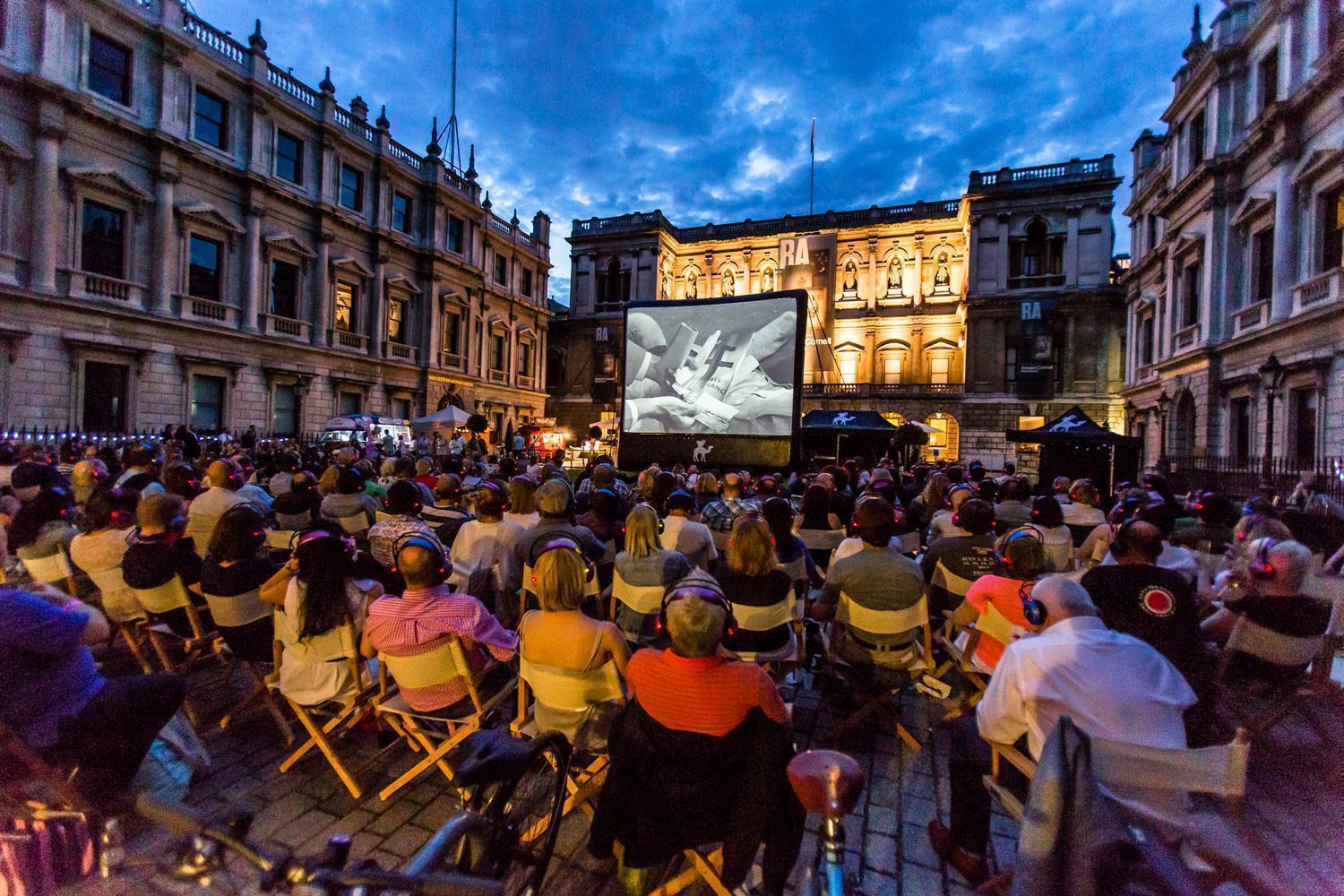Inside The Screen The Perfect Spot For Your Outdoor Cinema Nights 7