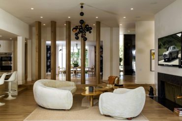 Step Inside Trip Haenisch & Associates' Trendy Summer House Project