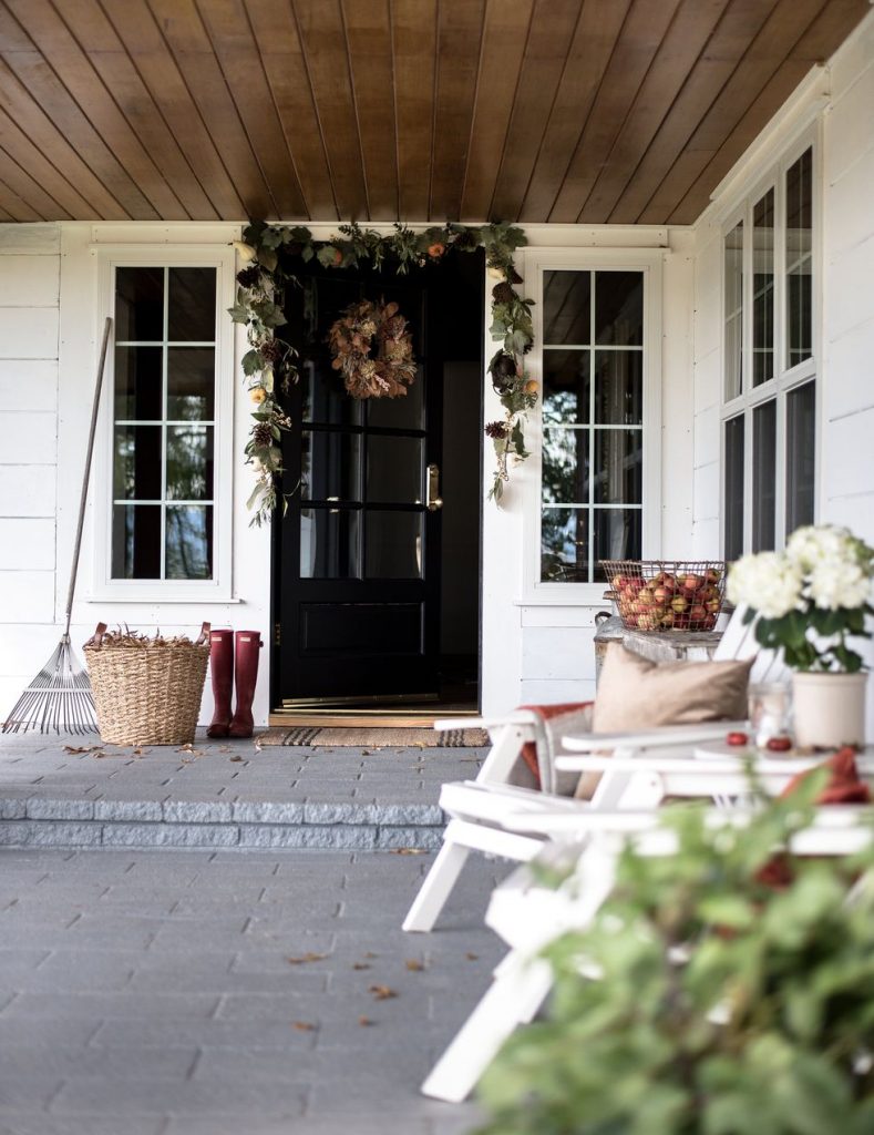 10+ Beautiful Fall Porch Decor Ideas You Will Want To Try