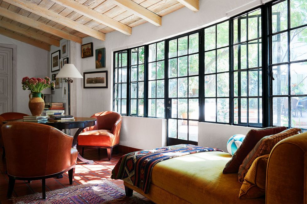 14 Designer Tips For Lightening Up A Dark Room