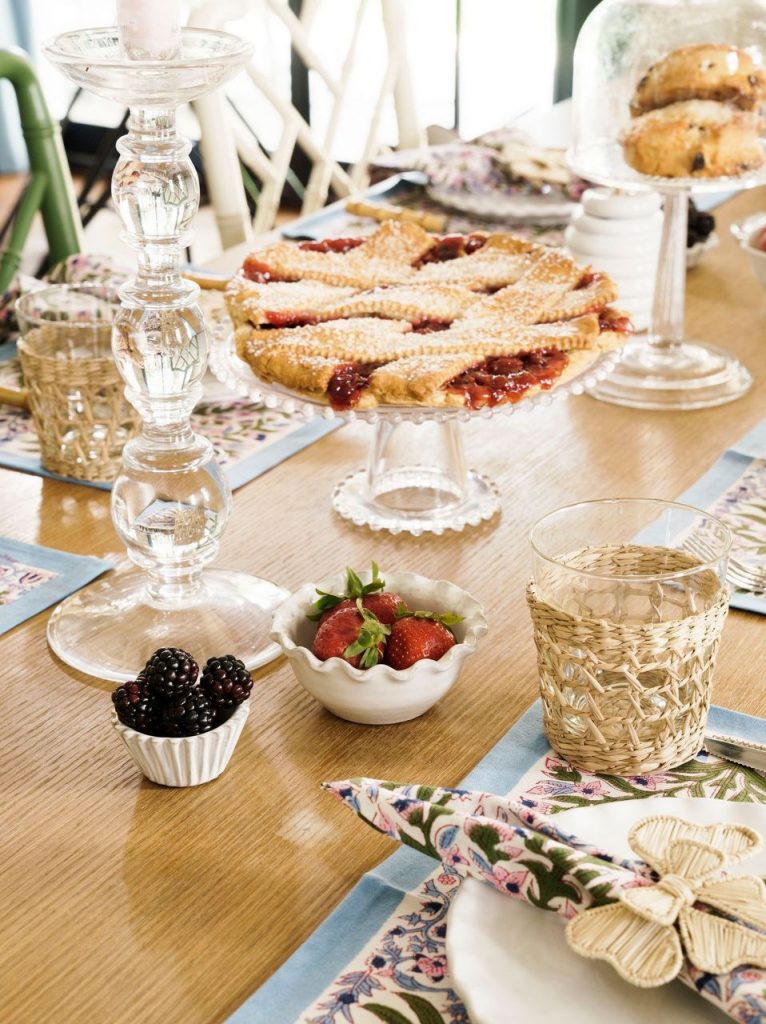 10+ Undeniably Chic Thanksgiving Decor Ideas
