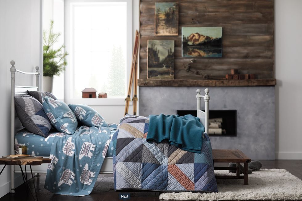 The Exclusive Mid-Century Club: 10+ Cozy Christmas Bedroom Ideas You’ll Love Waking Up To
