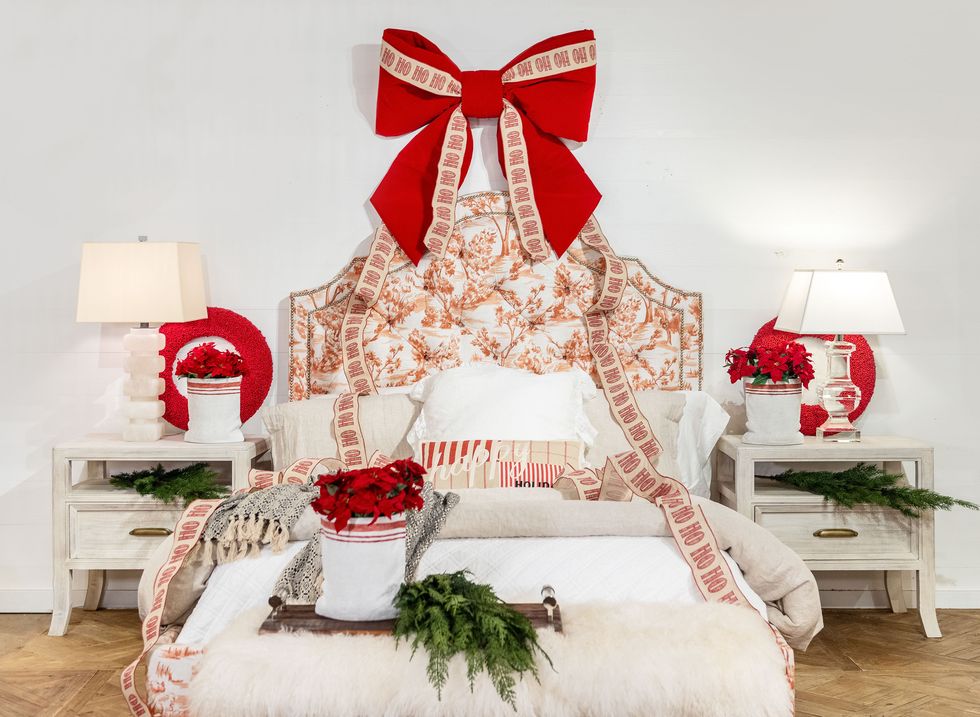 The Exclusive Mid-Century Club: 10+ Cozy Christmas Bedroom Ideas You’ll Love Waking Up To