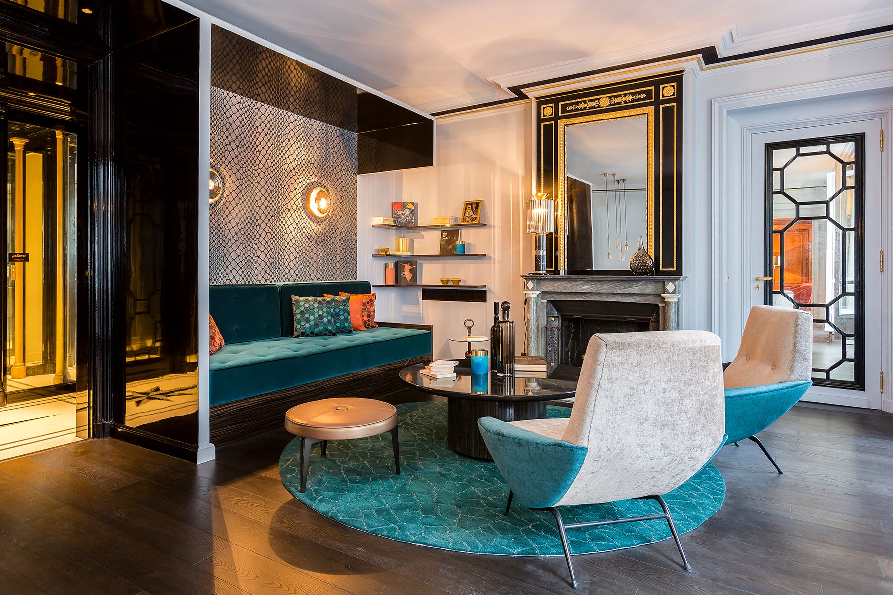 Design Piece of the Week: This Wall Lamp will Make your Guests Stop and Stare